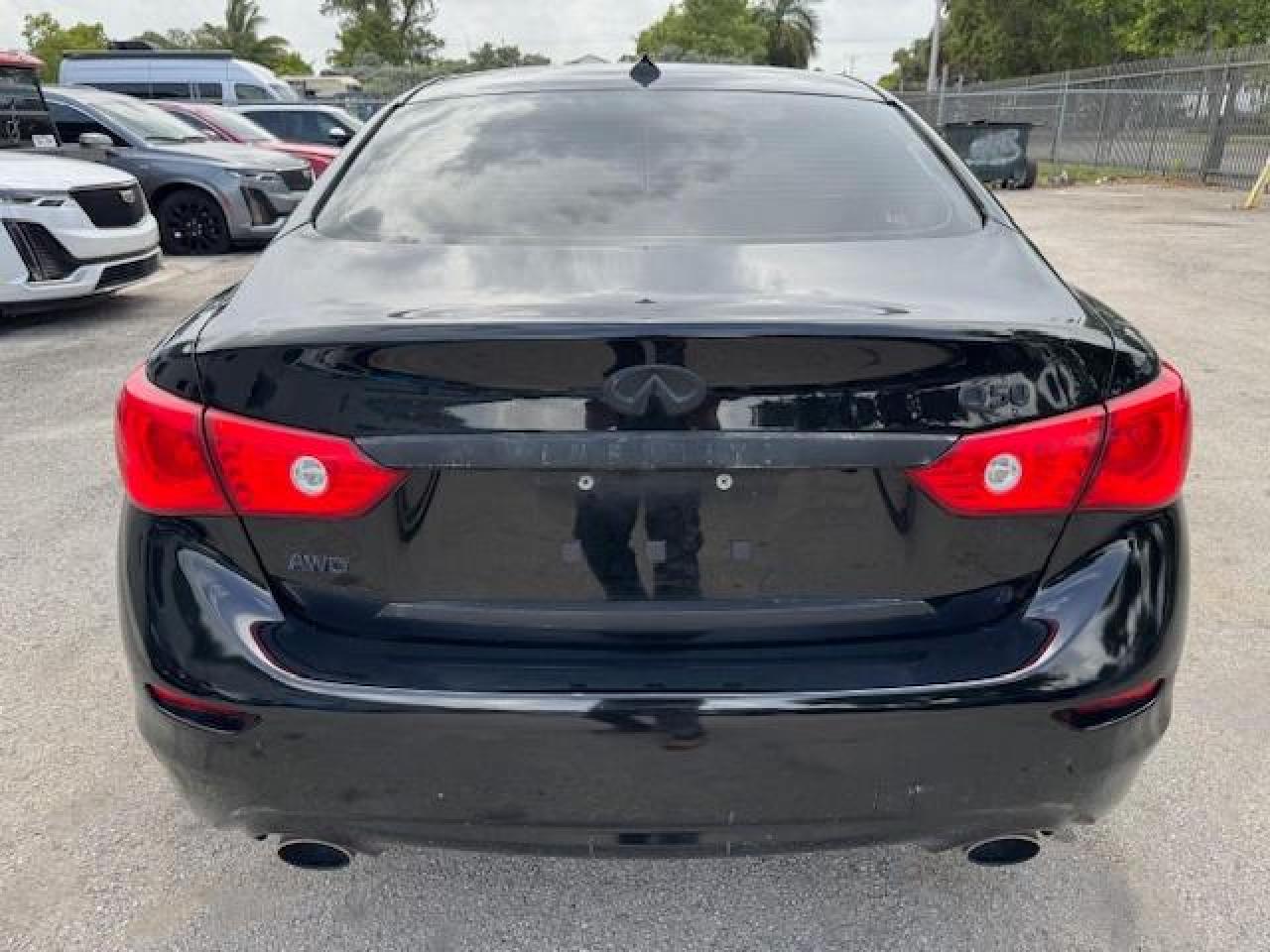 INFINITI Q50 PREMIUM