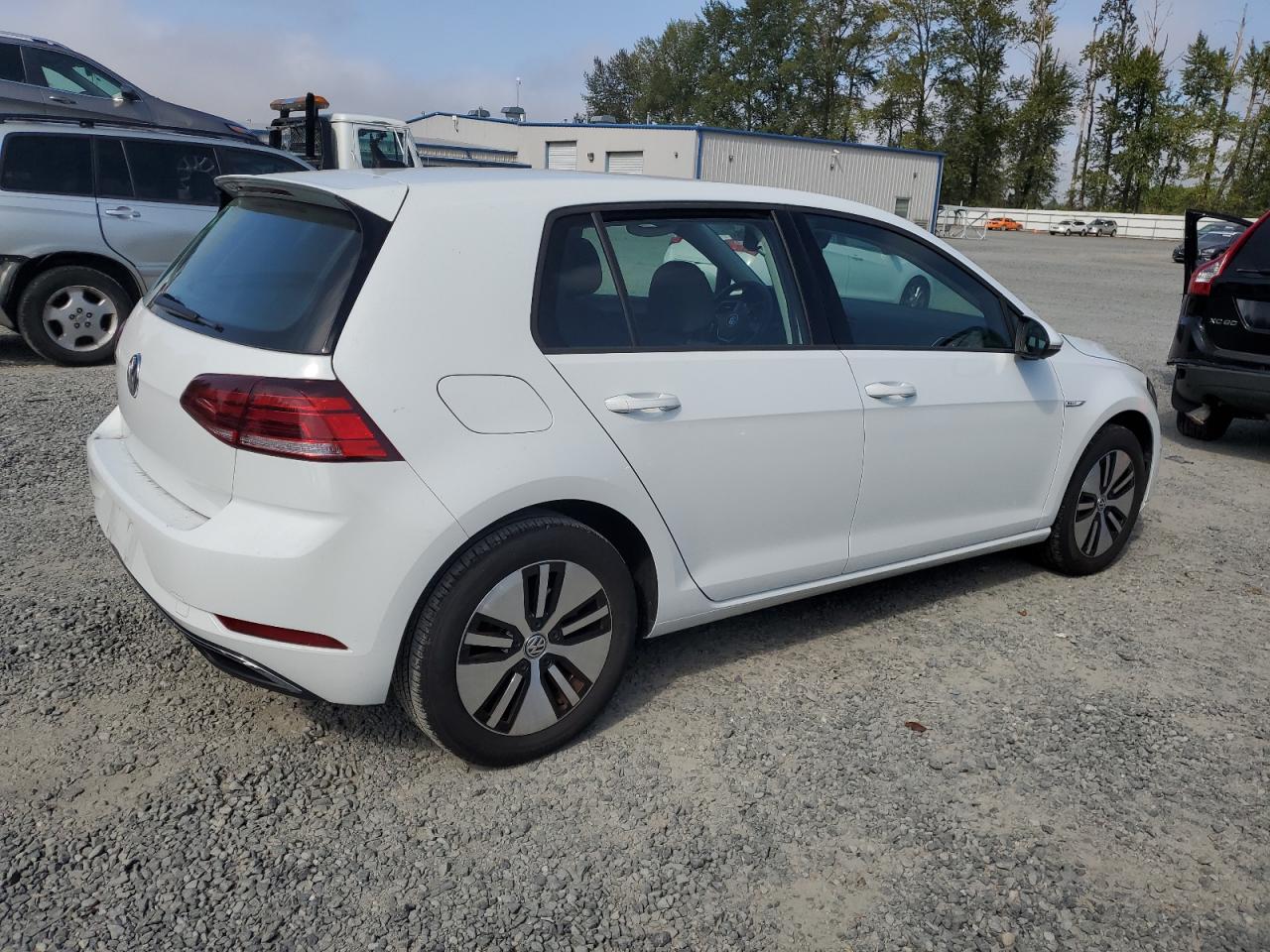 VOLKSWAGEN E-GOLF SE
