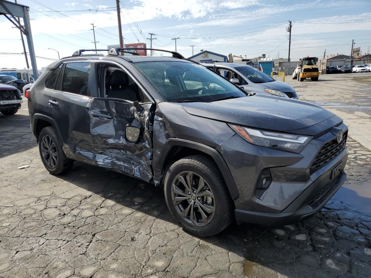 TOYOTA RAV4 XLE PREMIUM