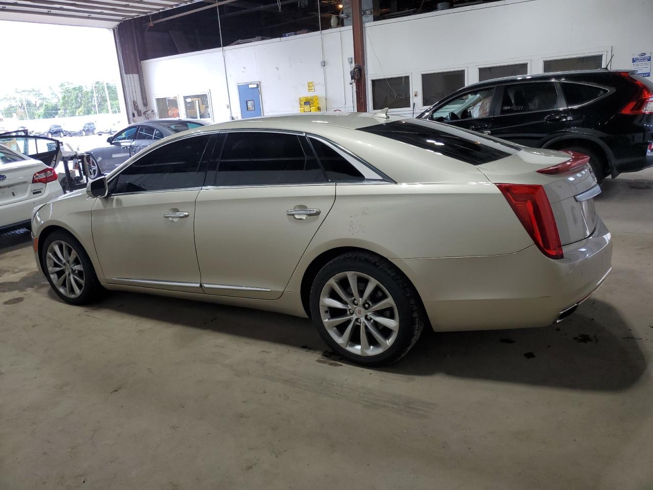CADILLAC XTS LUXURY COLLECTION
