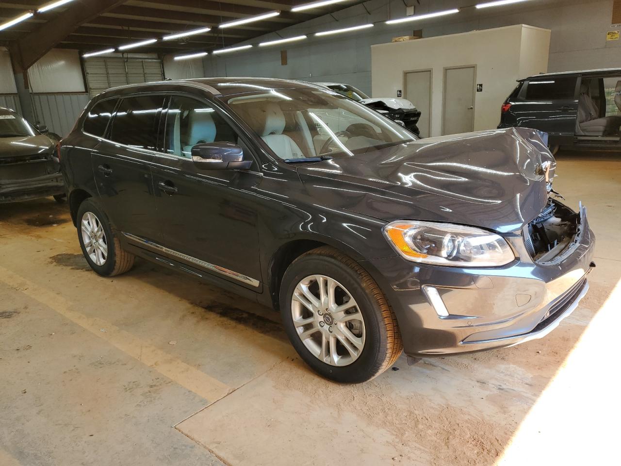 VOLVO XC60 T5 PLATINUM