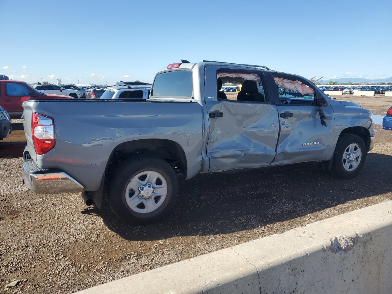 TOYOTA TUNDRA CREWMAX SR5