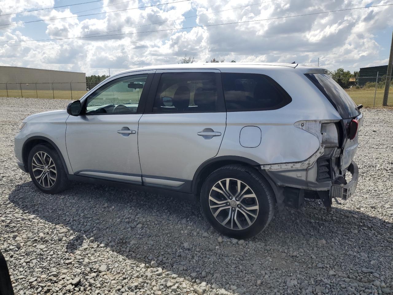 MITSUBISHI OUTLANDER ES