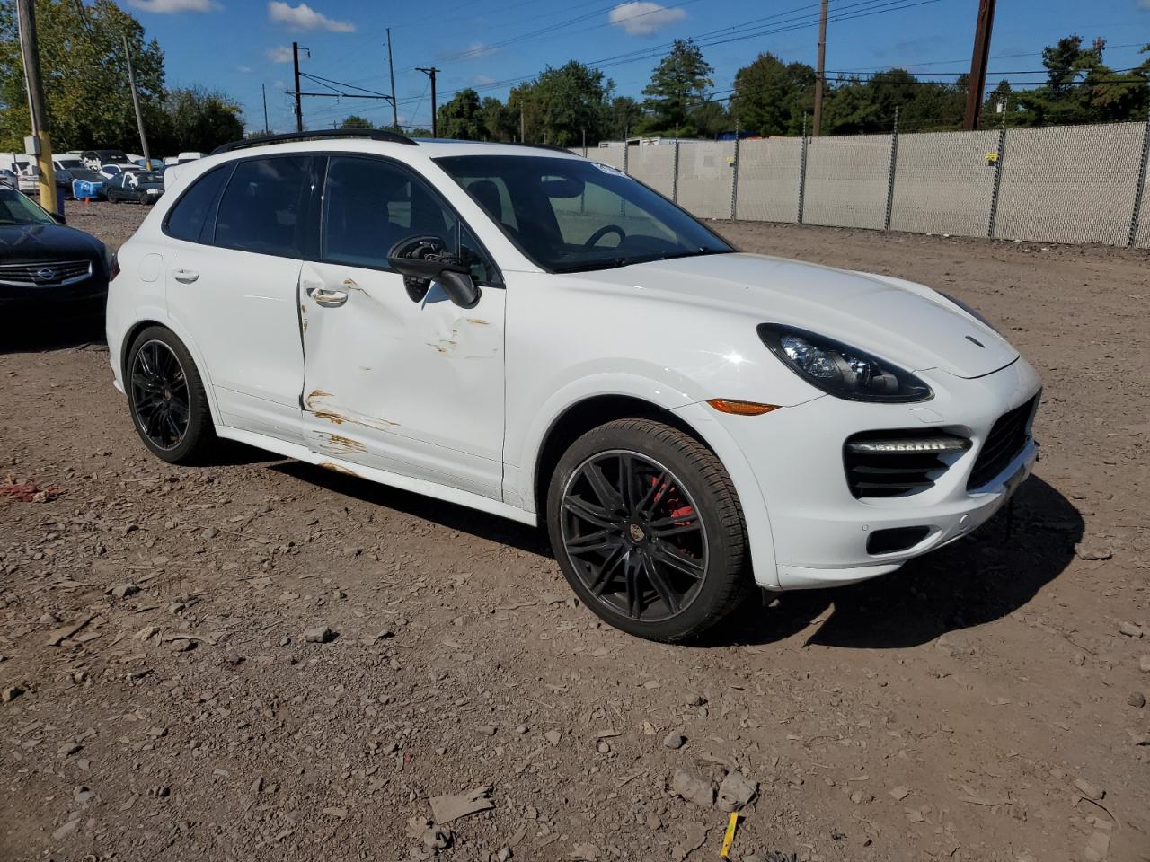 PORSCHE CAYENNE GTS