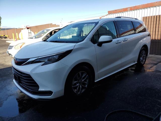 TOYOTA SIENNA LE