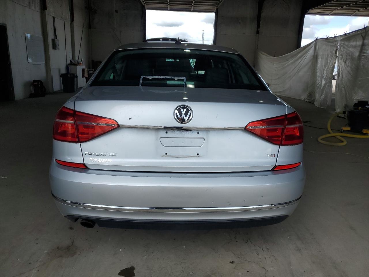 VOLKSWAGEN PASSAT SE