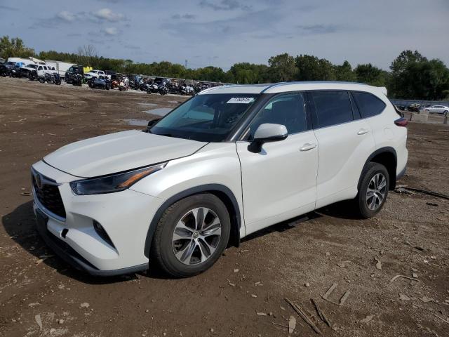 2021 TOYOTA HIGHLANDER XLE 5TDGZRBH7MS525717