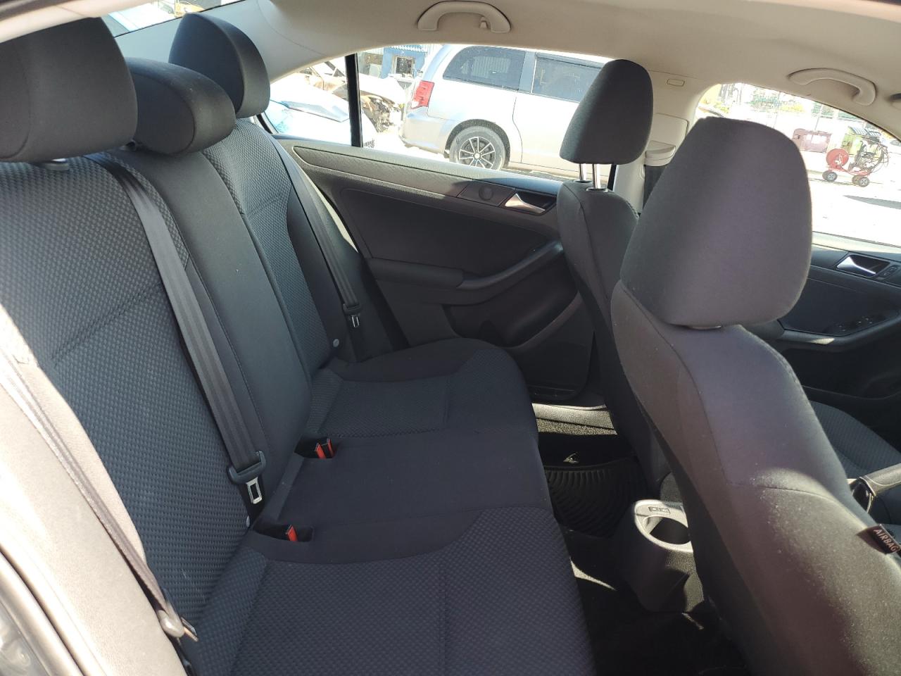 VOLKSWAGEN JETTA BASE