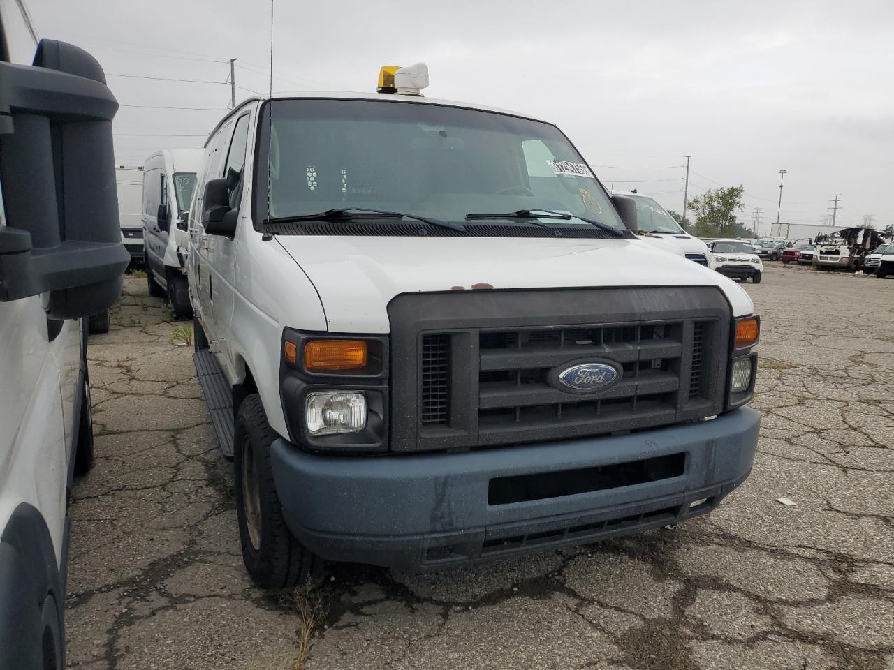 FORD ECONOLINE E250 VAN