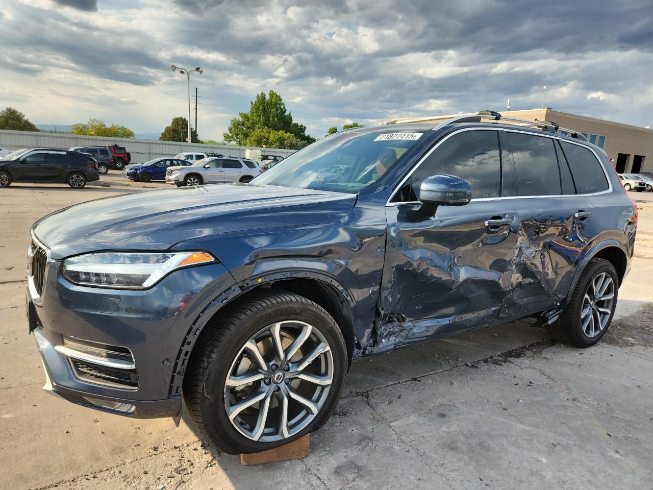 VOLVO XC90 T6 MOMENTUM