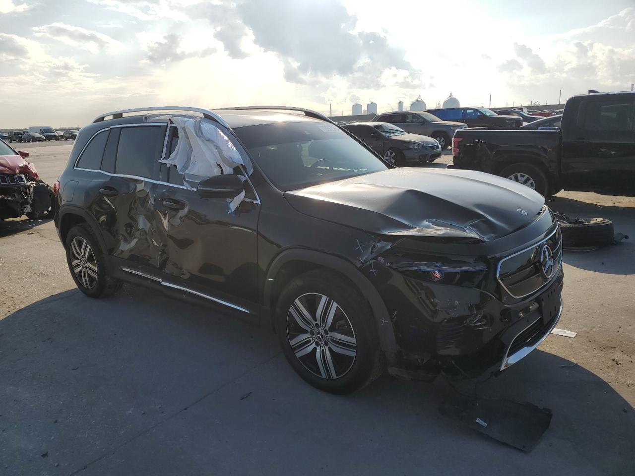 MERCEDES-BENZ EQB 250+