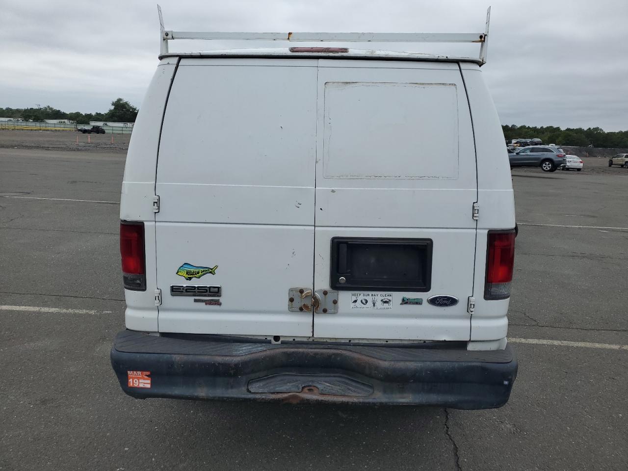 FORD ECONOLINE E250 VAN