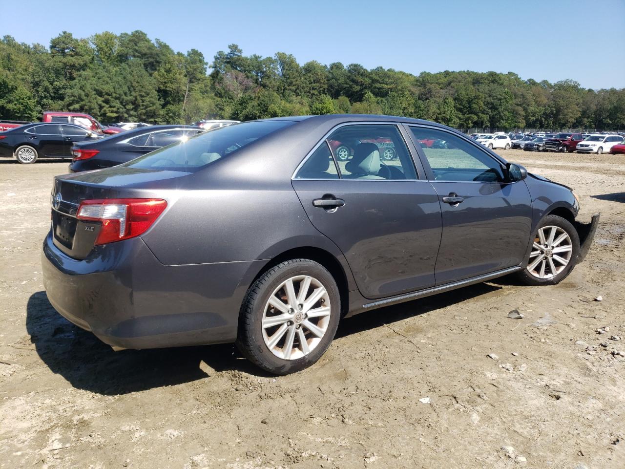 TOYOTA CAMRY BASE