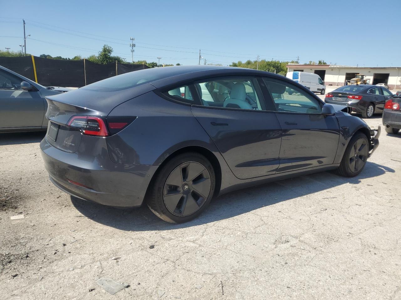 TESLA MODEL 3