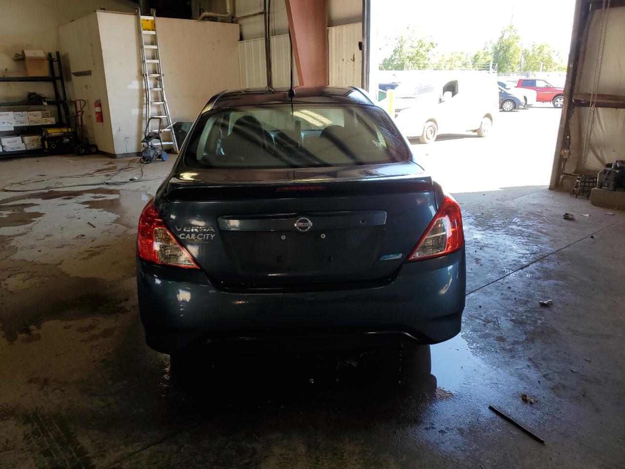NISSAN VERSA S