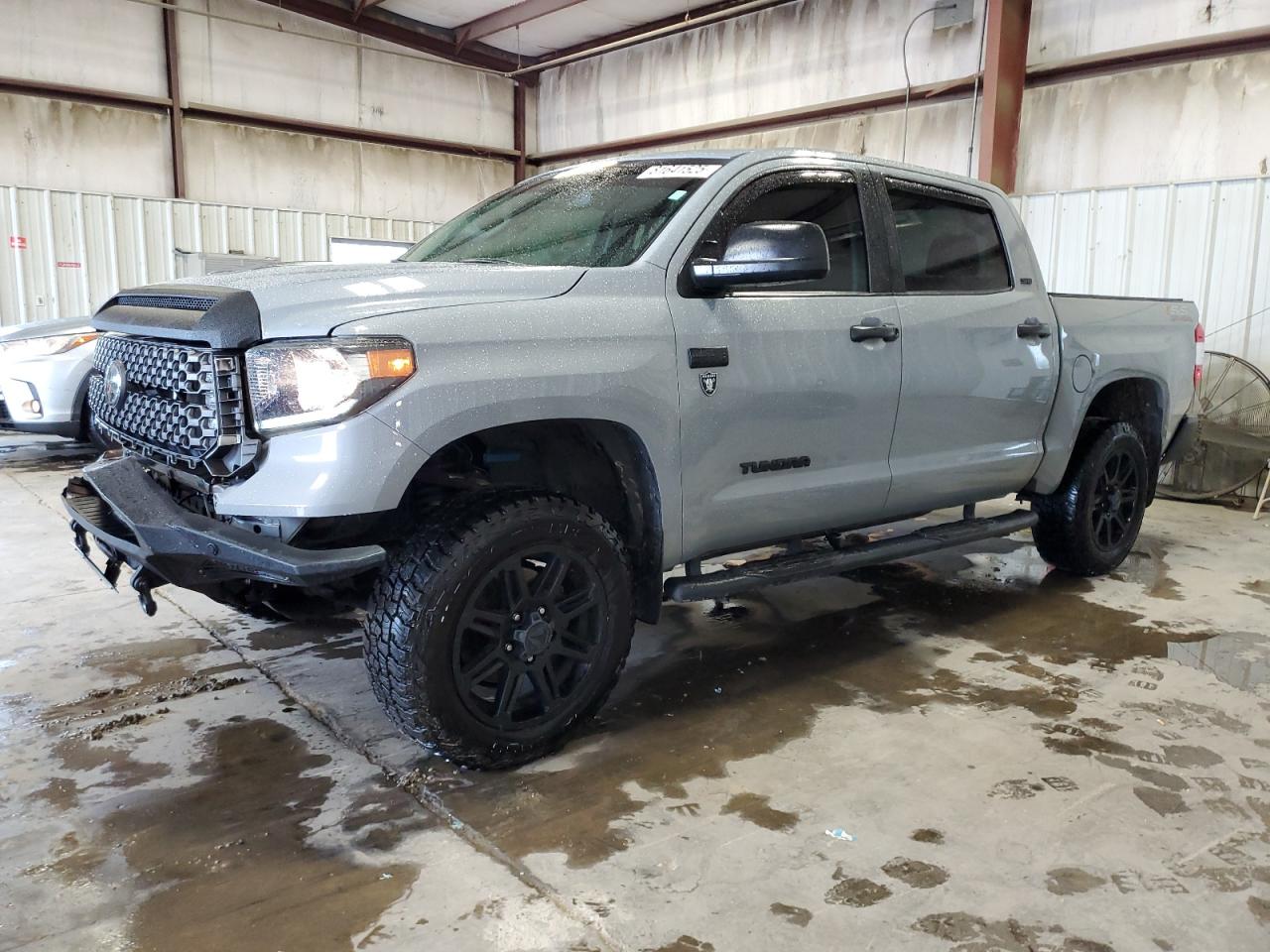 TOYOTA TUNDRA CREWMAX SR5