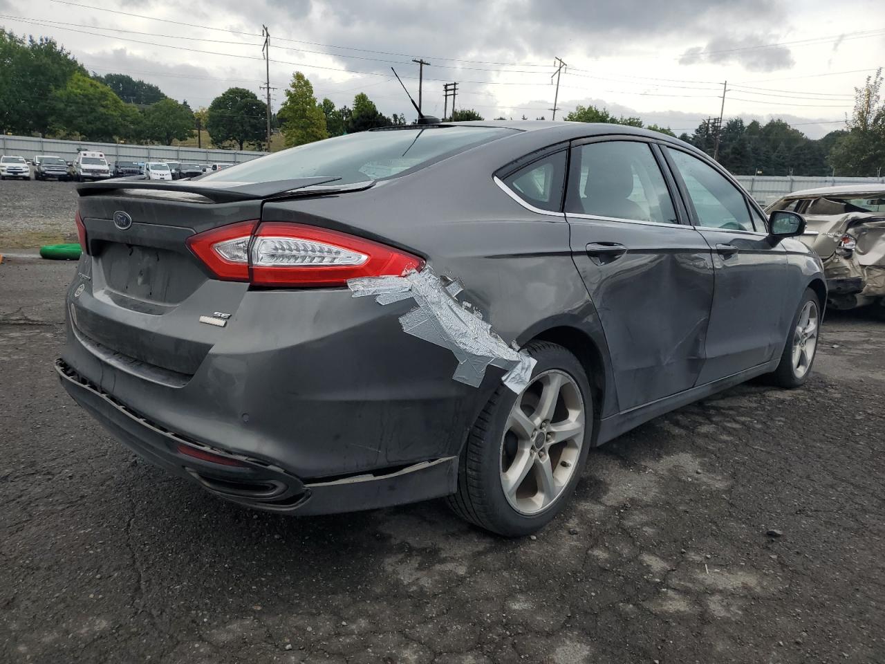 FORD FUSION SE