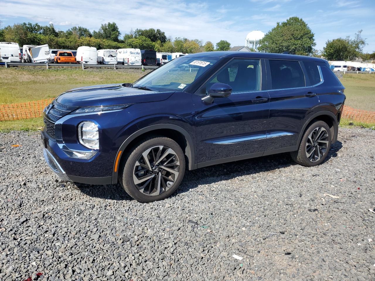 MITSUBISHI OUTLANDER SE