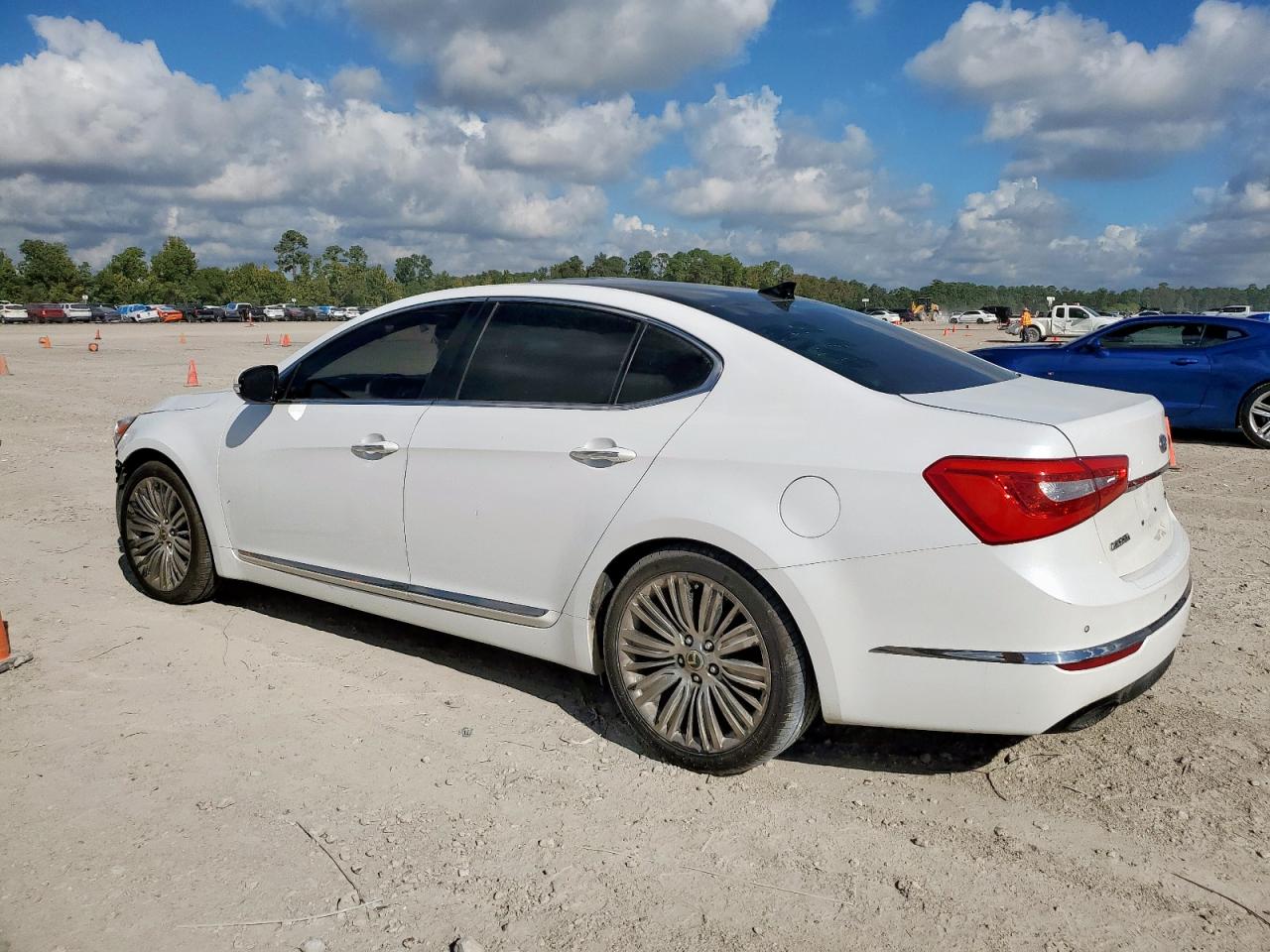 KIA CADENZA PREMIUM