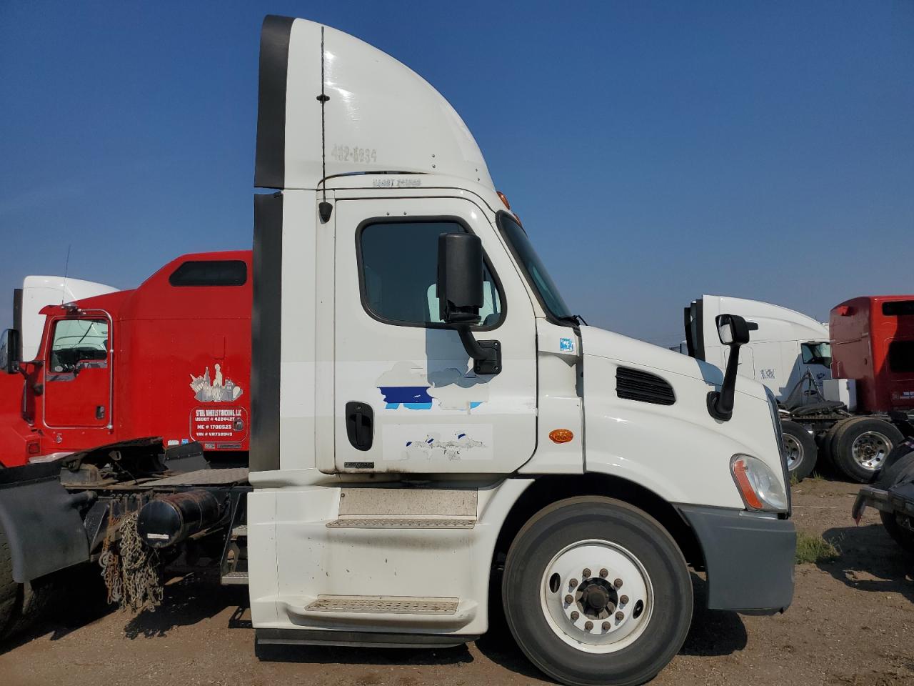 Lot #3246032186 2016 FREIGHTLINER CASCADIA 1