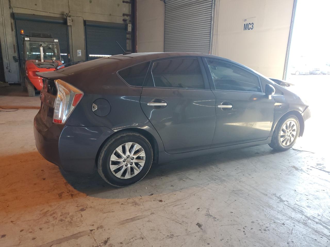 TOYOTA PRIUS PLUG-IN