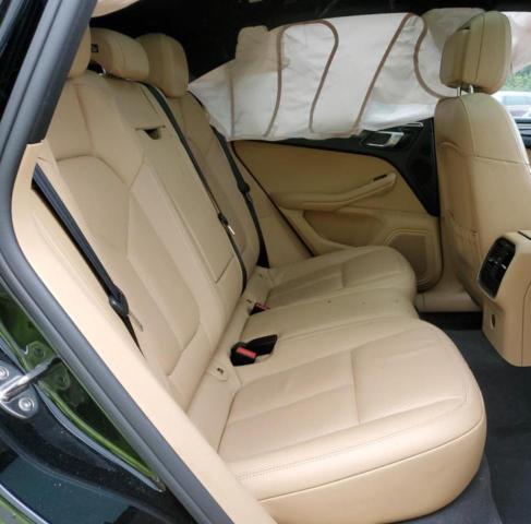 2017 PORSCHE MACAN WP1AA2A58HLB06972