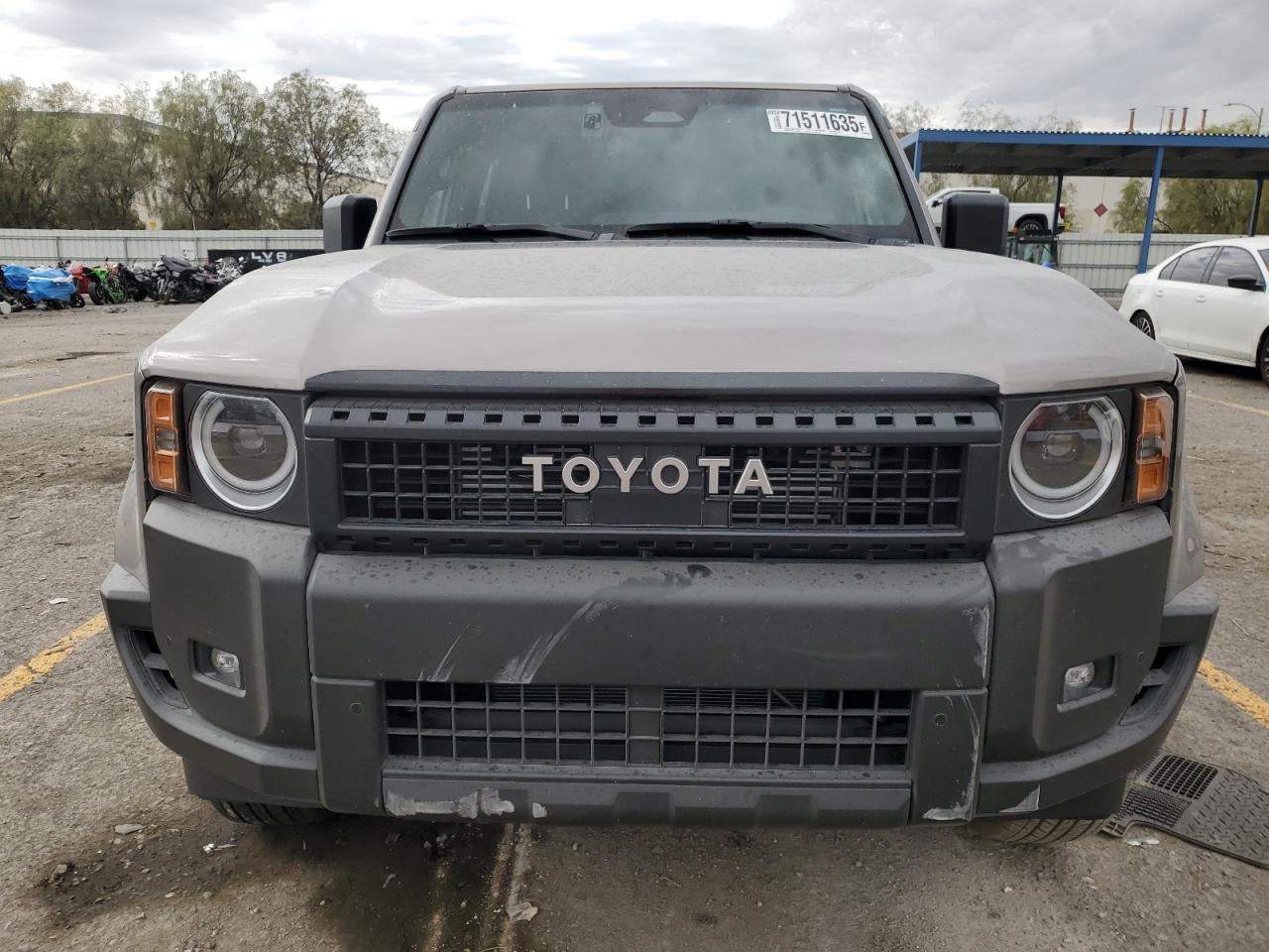 TOYOTA LAND CRUISER BASE