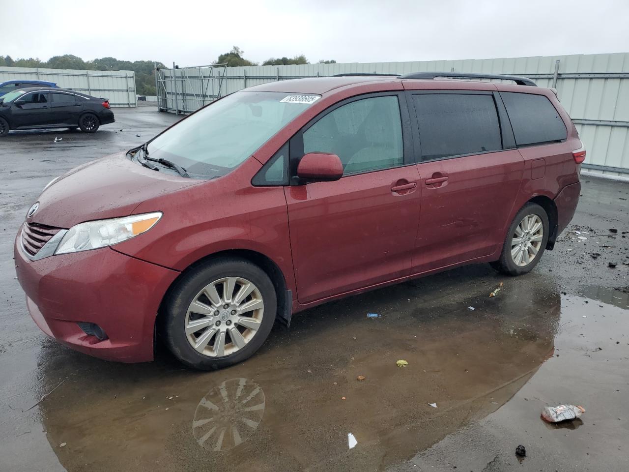 TOYOTA SIENNA LE