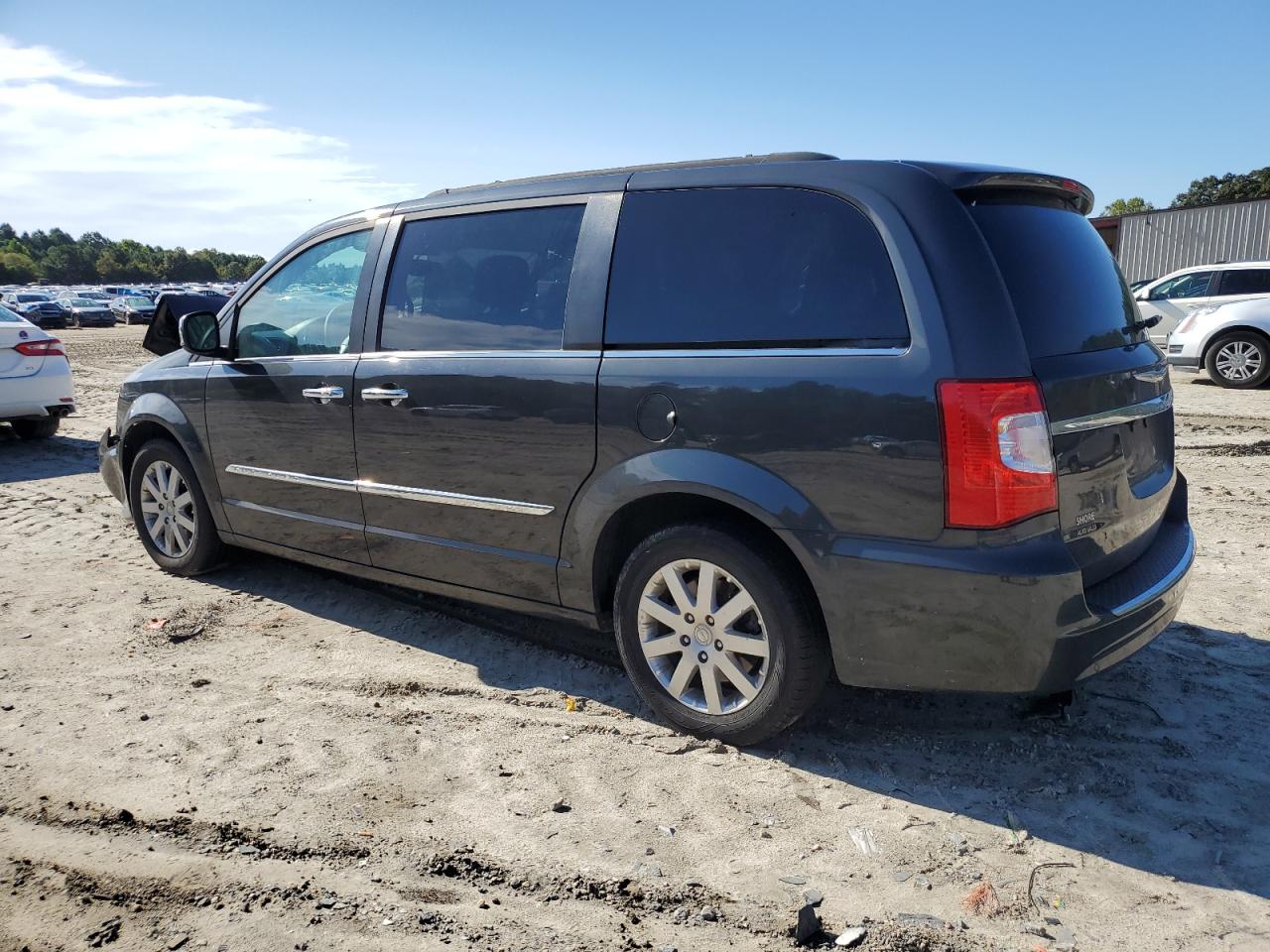 CHRYSLER TOWN & COUNTRY TOURING L