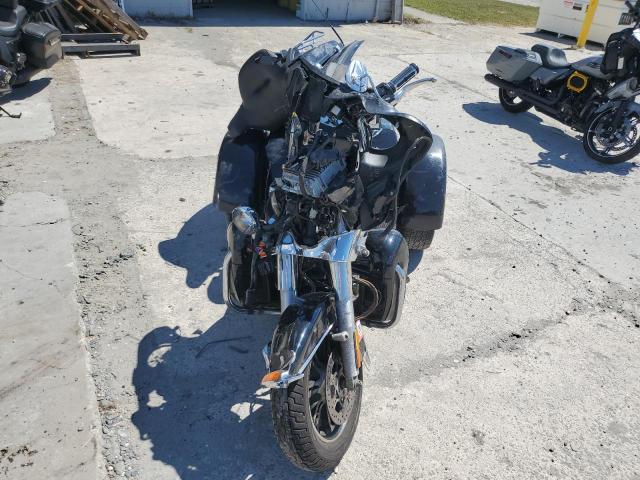 2017 HARLEY-DAVIDSON FLHTCUTG TRI GLIDE ULTRA 1HD1MAD18HB853553