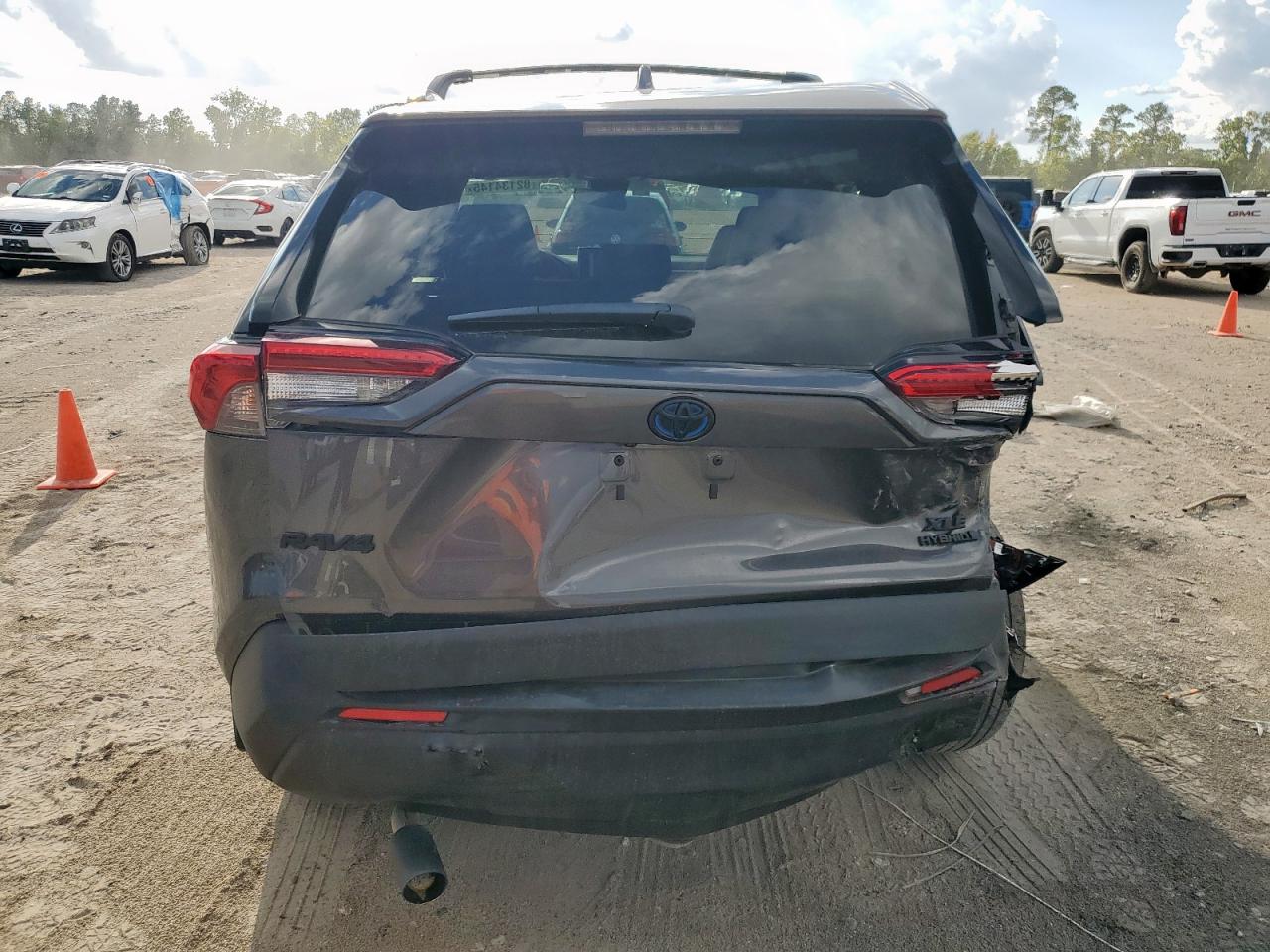 TOYOTA RAV4 XLE PREMIUM