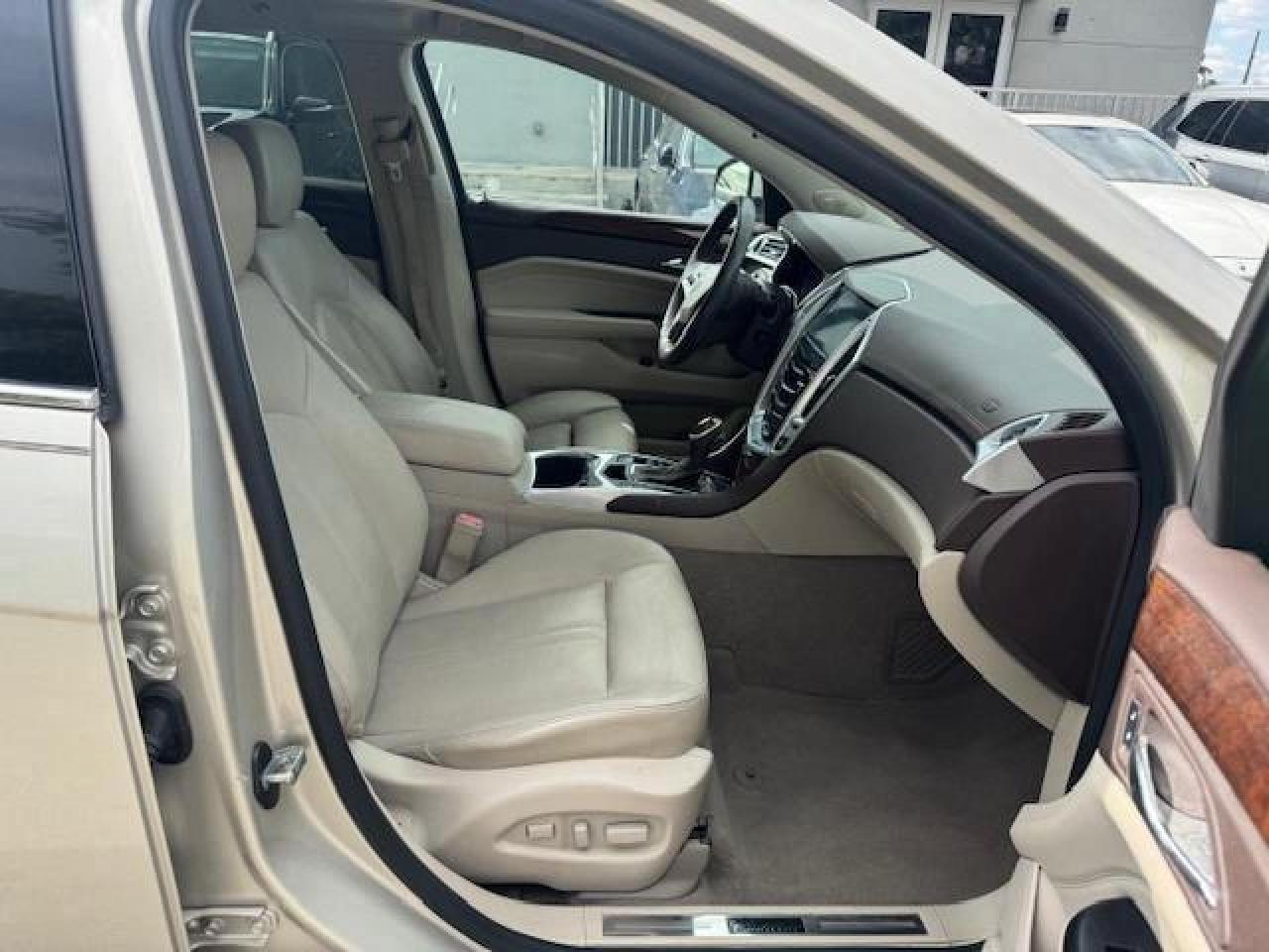 CADILLAC SRX LUXURY COLLECTION