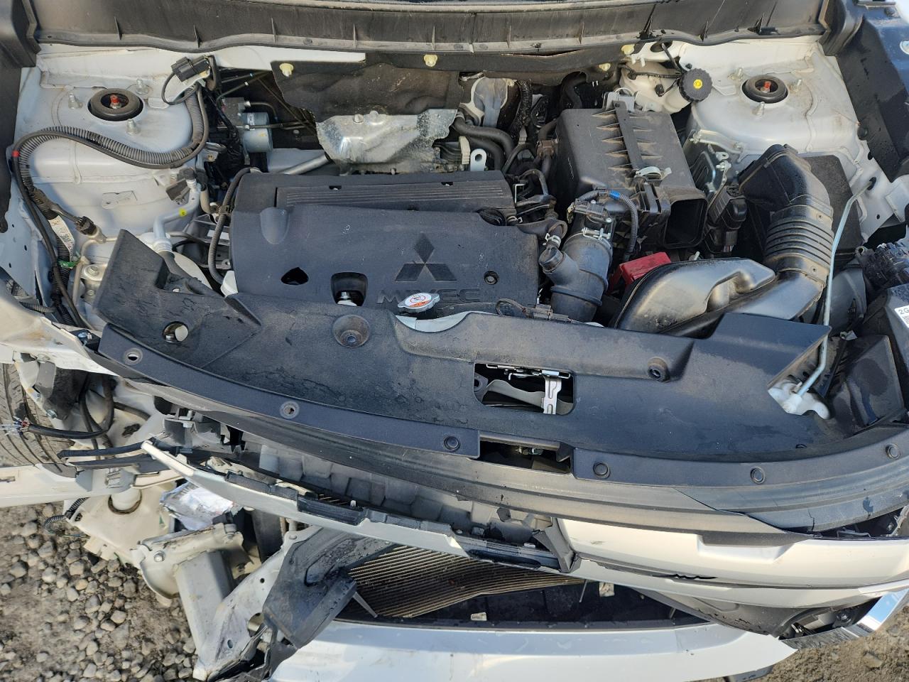 MITSUBISHI OUTLANDER ES