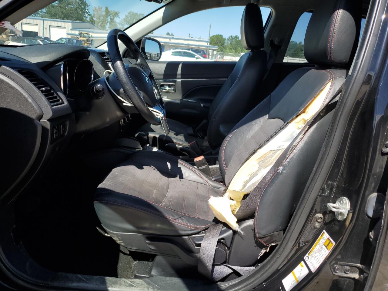 MITSUBISHI OUTLANDER SE