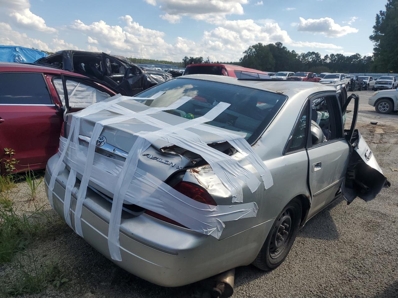 Lot #3285650282 2001 TOYOTA AVALON XL