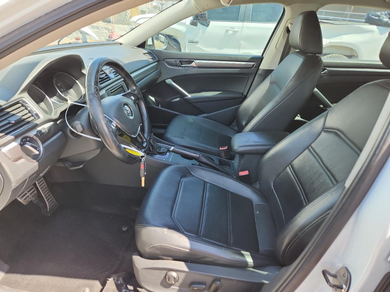 VOLKSWAGEN PASSAT R-LINE