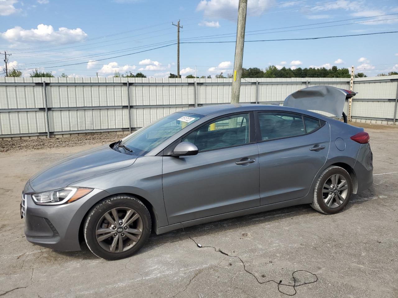 HYUNDAI ELANTRA SE