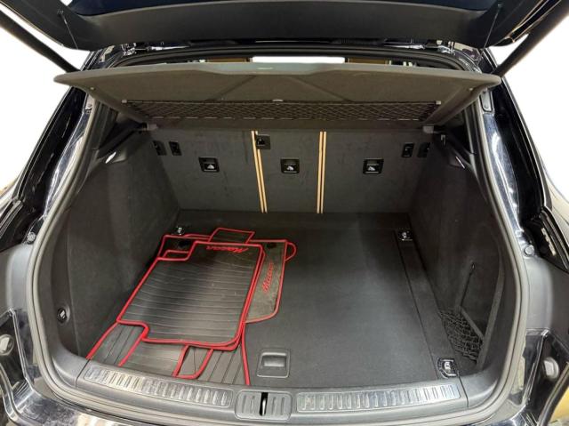 2017 PORSCHE MACAN WP1AA2A53HLB03XXX