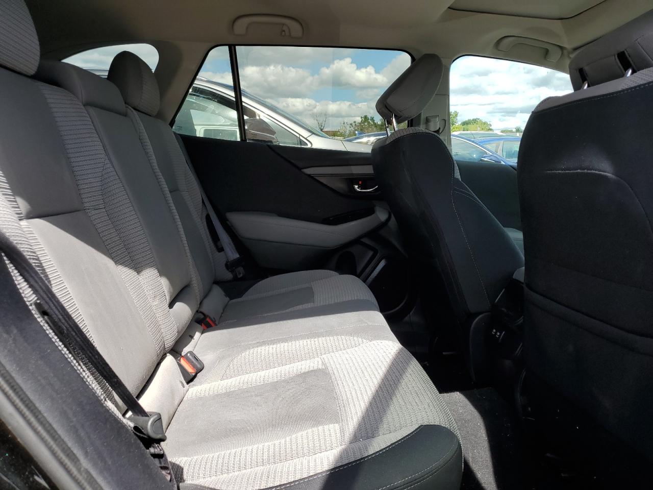 SUBARU OUTBACK PREMIUM