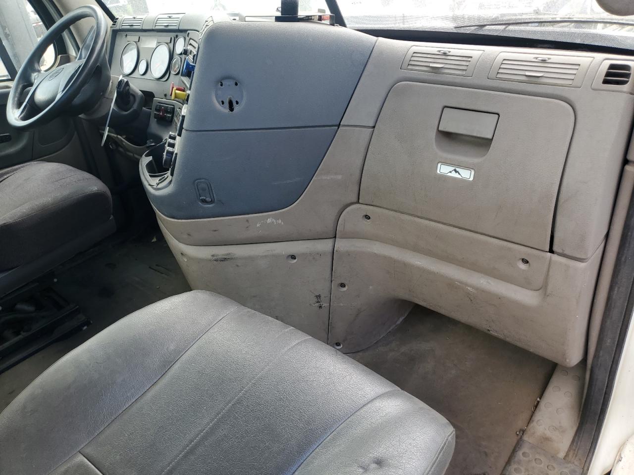 Lot #3245256574 2015 FREIGHTLINER CASCADIA