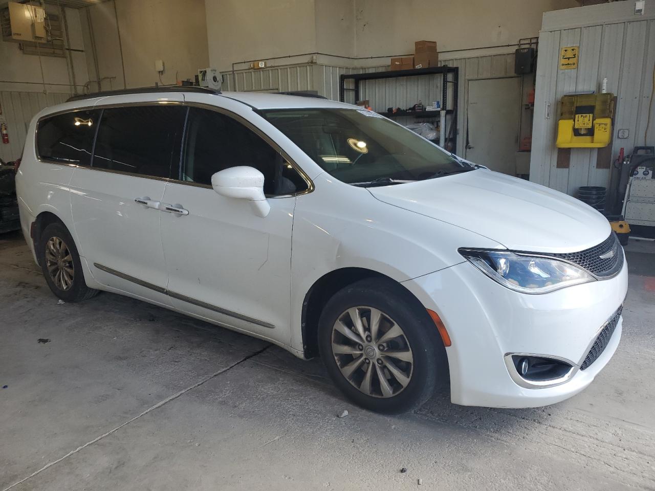 CHRYSLER PACIFICA TOURING L