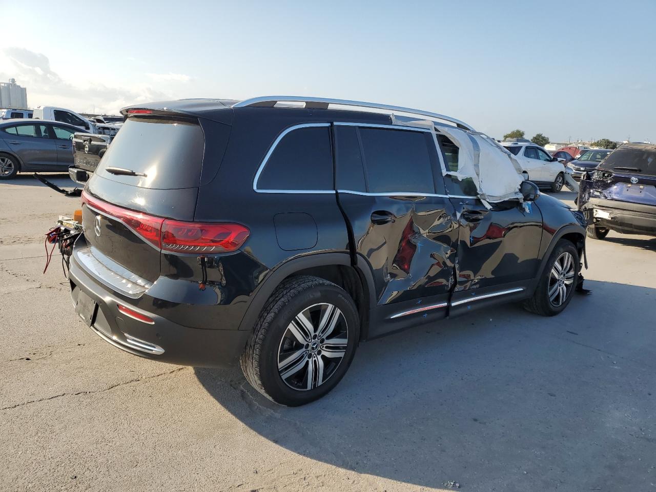 MERCEDES-BENZ EQB 250+