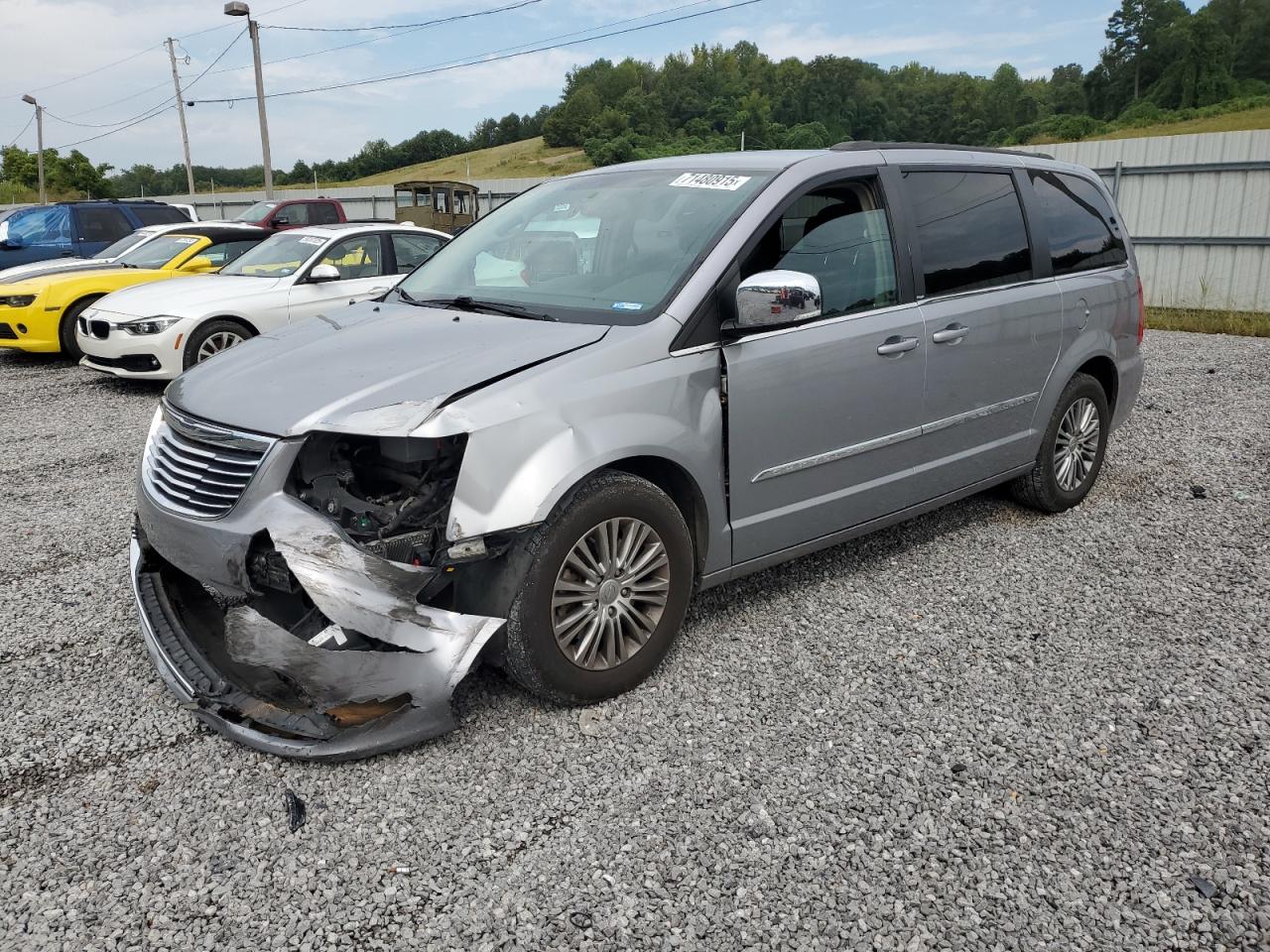 CHRYSLER TOWN & COUNTRY TOURING L