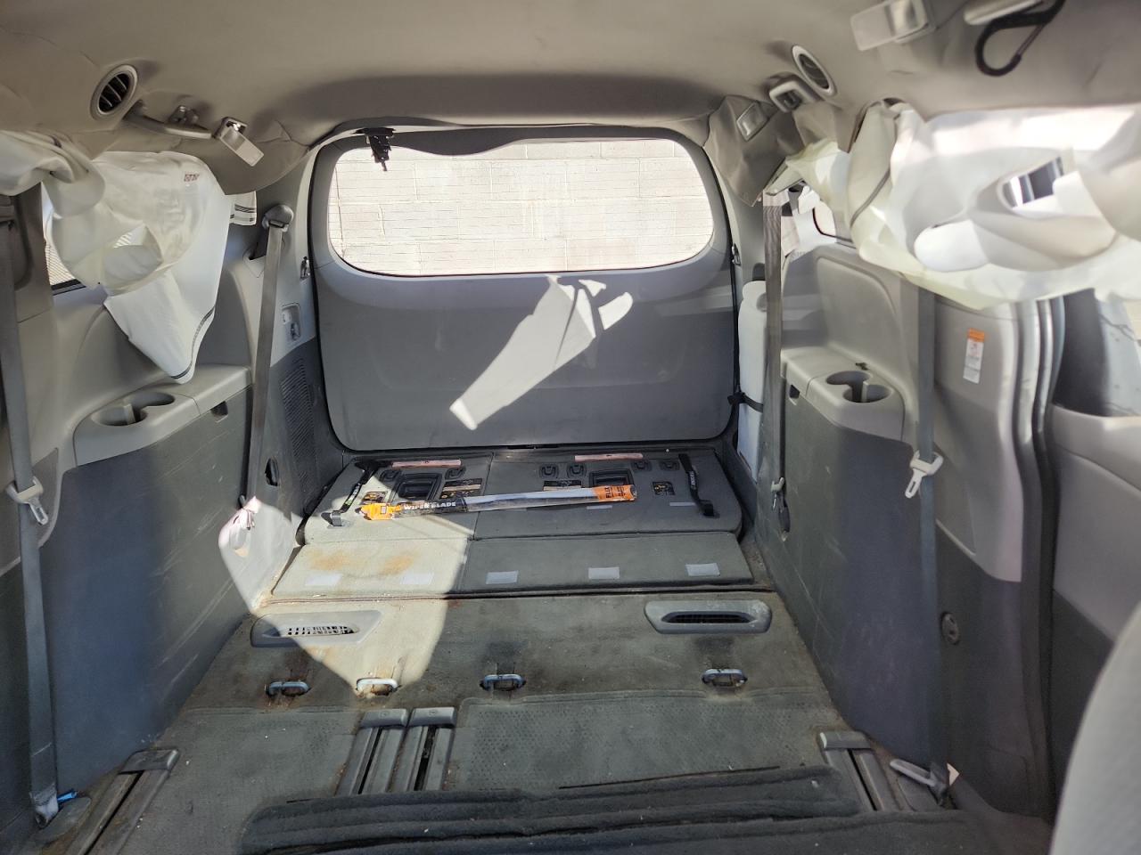 Lot #3274692798 2015 TOYOTA SIENNA LE