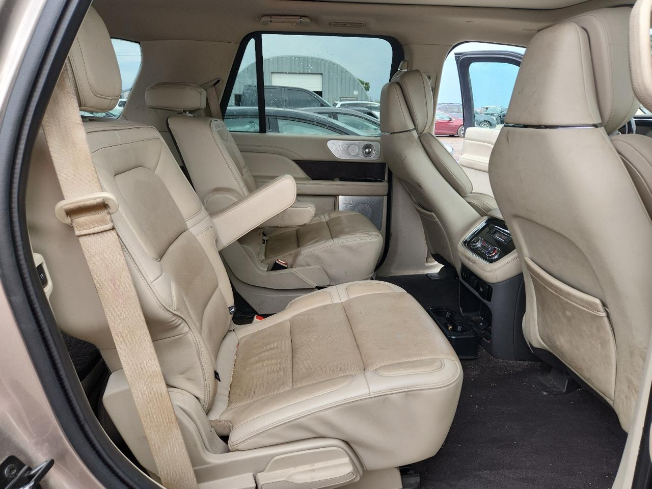 LINCOLN NAVIGATOR RESERVE