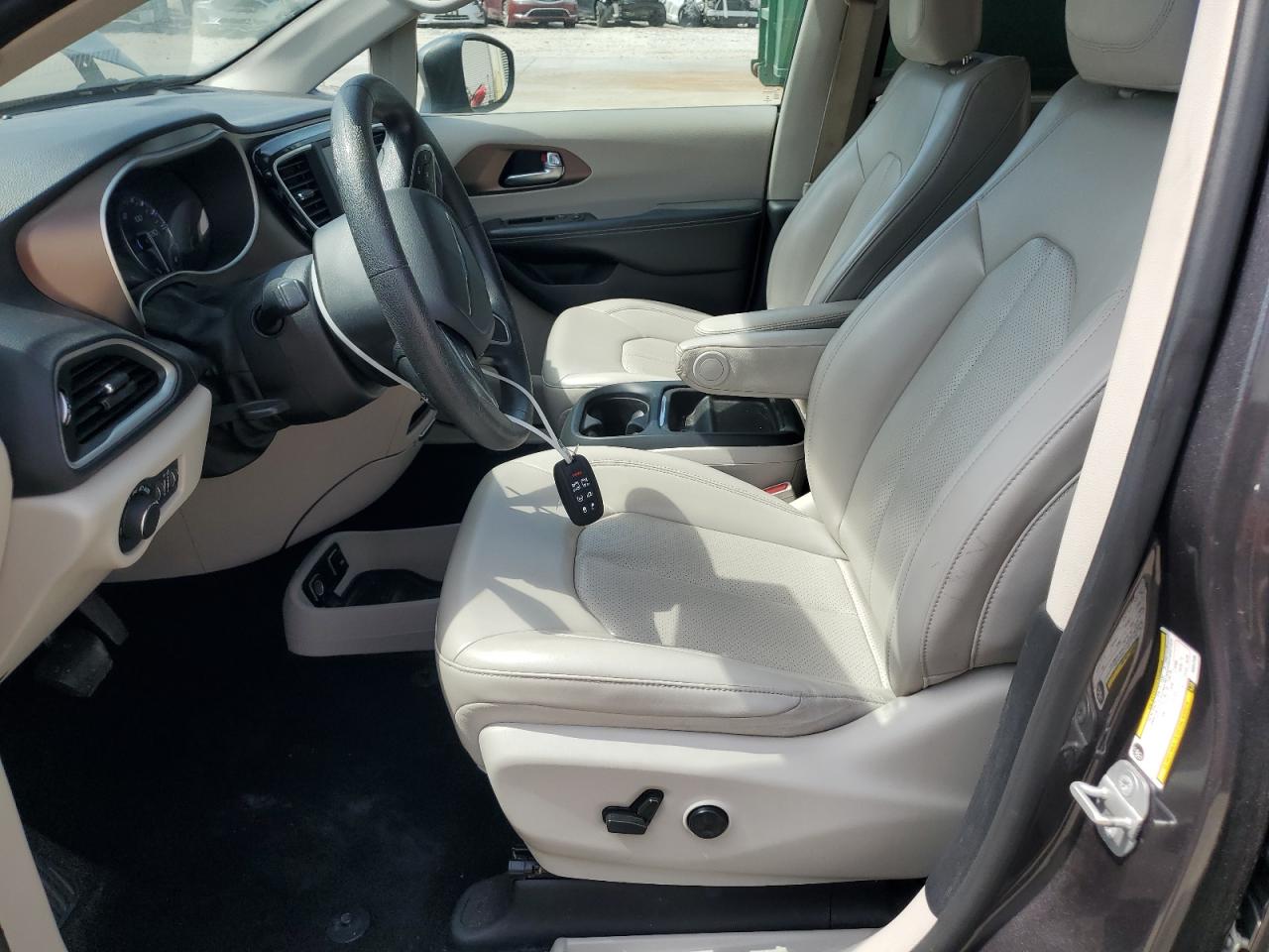 CHRYSLER VOYAGER LXI