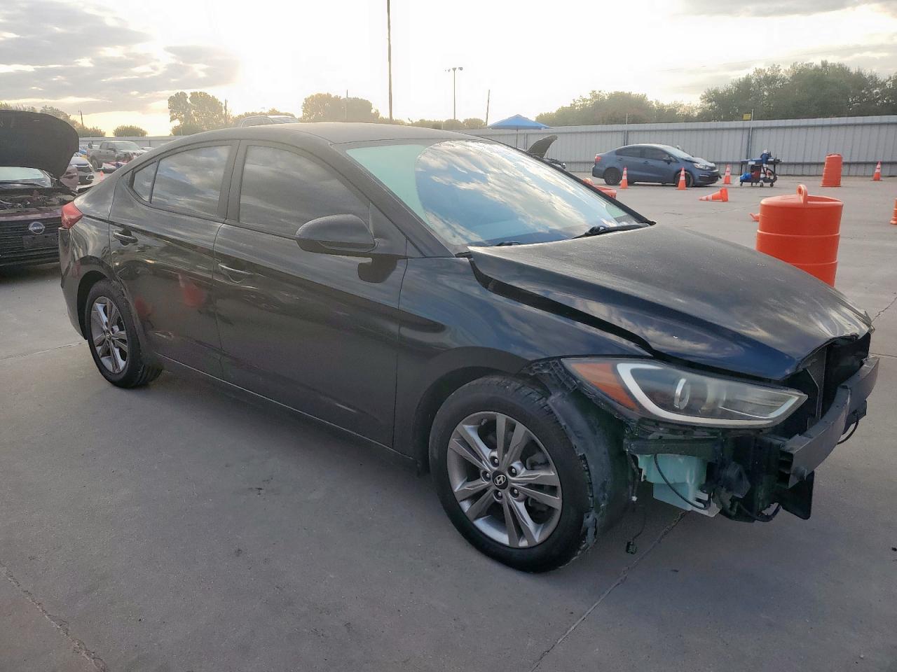 Lot #3301839352 2017 HYUNDAI ELANTRA SE