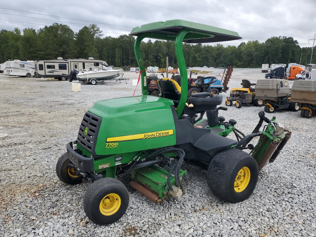 Lot #3260610072 2010 JOHN DEERE UNKNOWN