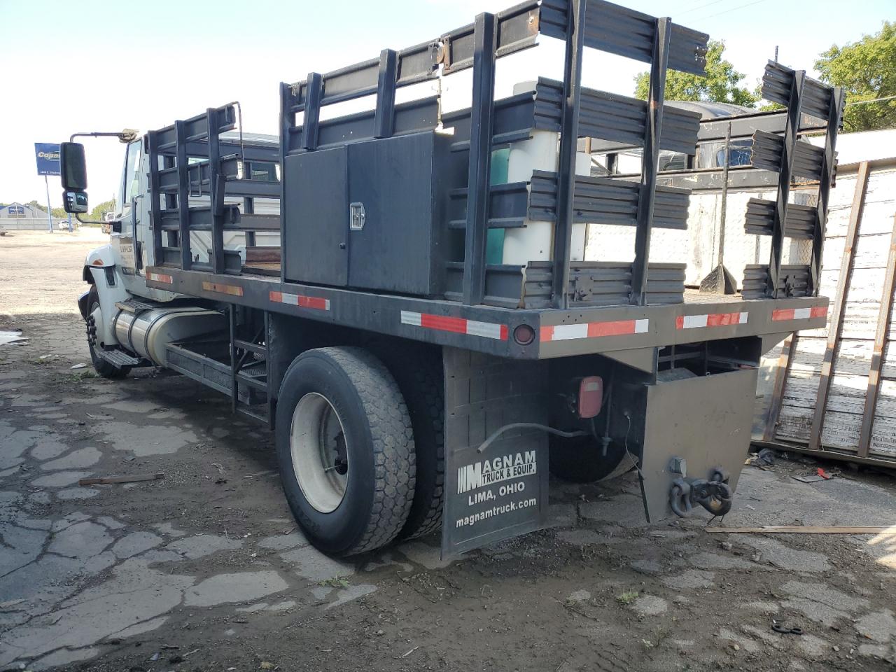 Lot #3305273335 2011 INTERNATIONAL 4000 4300