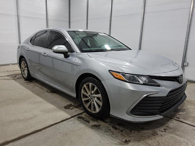 2022 TOYOTA CAMRY LE 4T1C11AK6NU673774